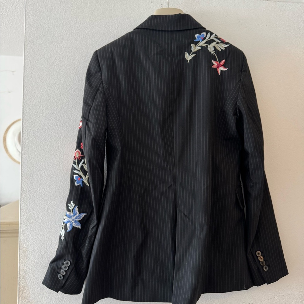 Zara Black Floral Embroidered Women's Blazer - Picture 2 of 3